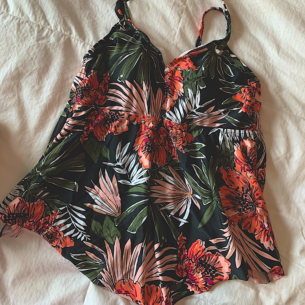 Tankini bathing suit top